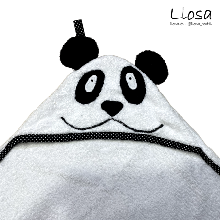 Detalle de la capucha con la cabeza del panda